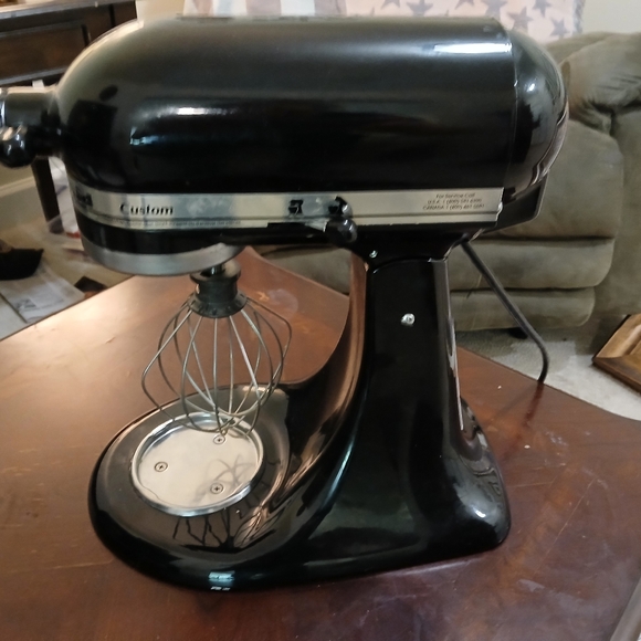 Moving sales, all high end almost new - Picture 1 of 12